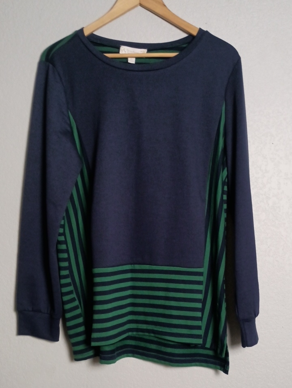 NWT Suzanne Betro Long Sleeve Tunic Green and Blue